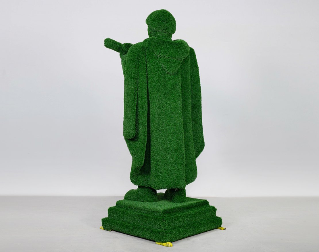 Топиари Герой Отечества - газон Есо - вид 5